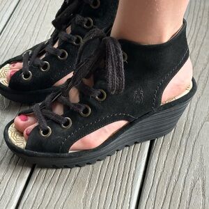 Fly London women’s Yaba black suede wedge sandal in EU 37 NEW no tags